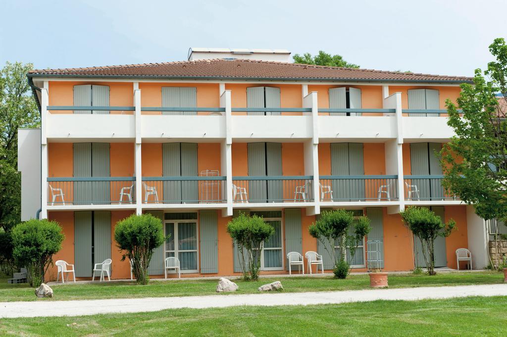 Vtf Les Florans Hotel Bédoin Buitenkant foto
