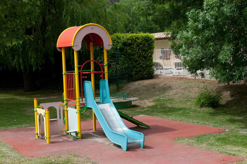 Vtf Les Florans Hotel Bédoin Buitenkant foto